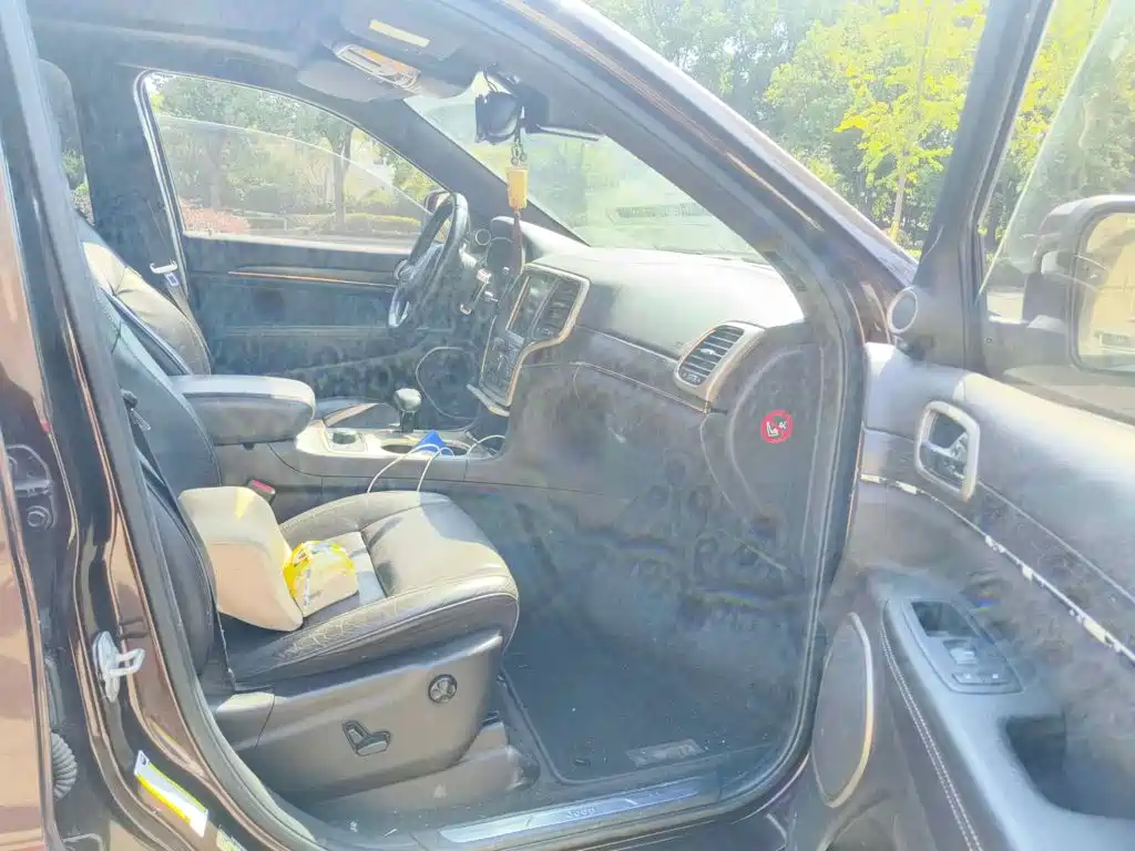 Фото 13 - Jeep Grand Cherokee (Import)