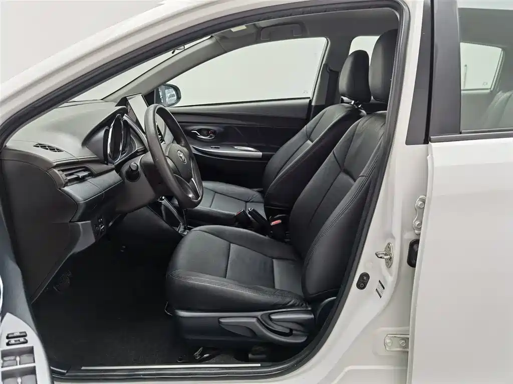 TOYOTA YARIS L ZHIXUAN