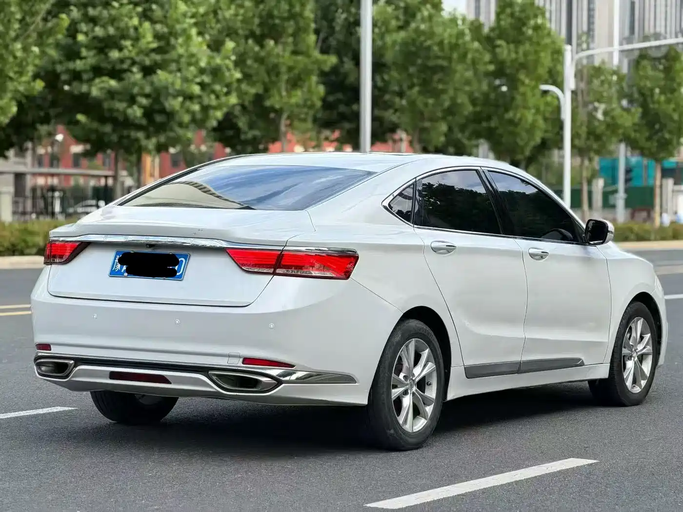 Photo 5 - Geely Borui