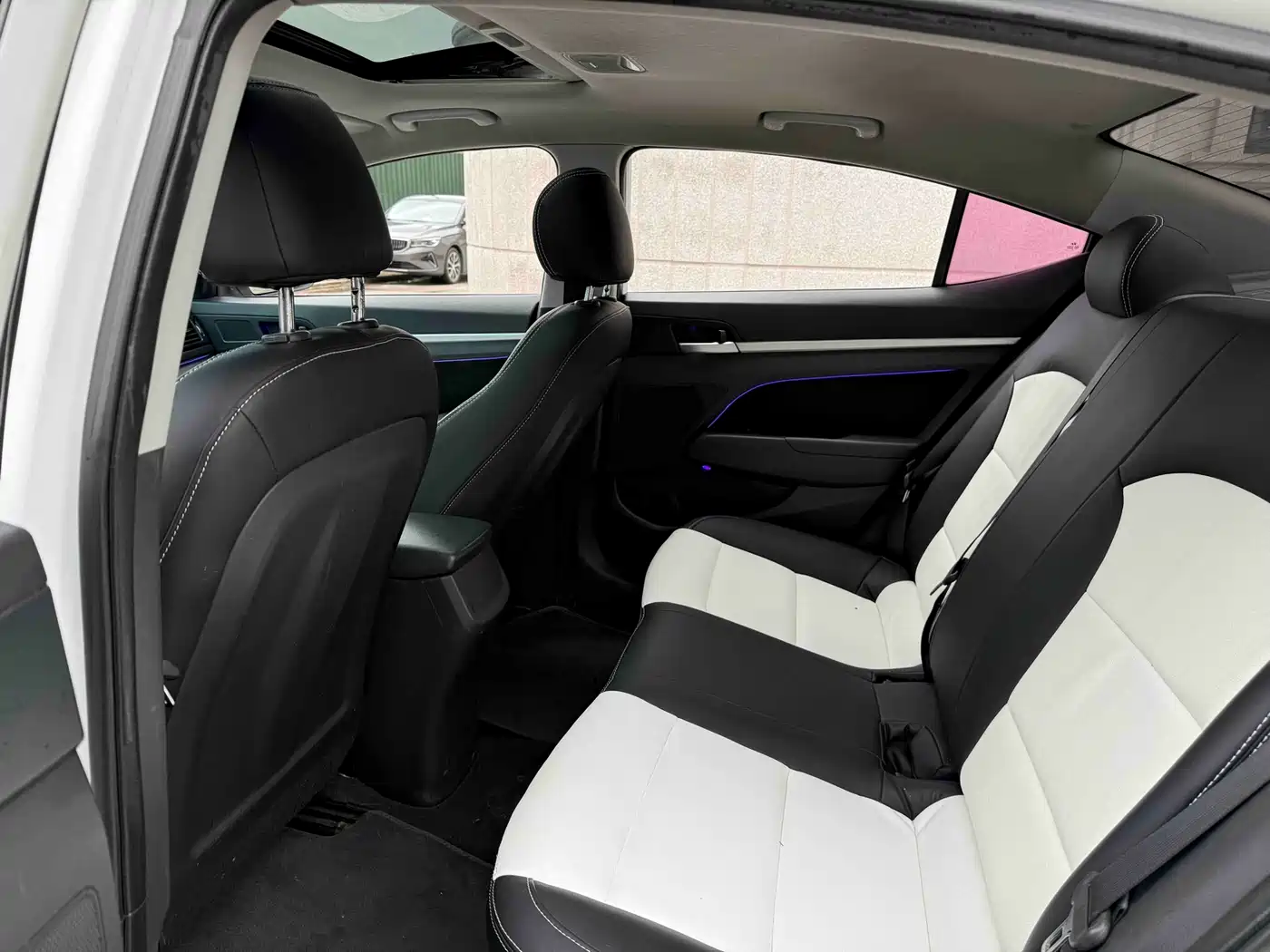 Hyundai Elantra 2016 Model 1.6L Automatic Smart Elite фото 7