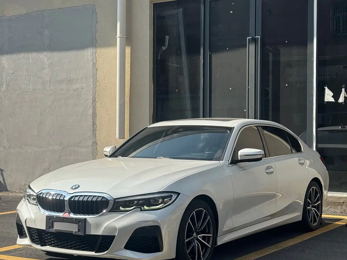 Photo 1 - BMW 3 Series