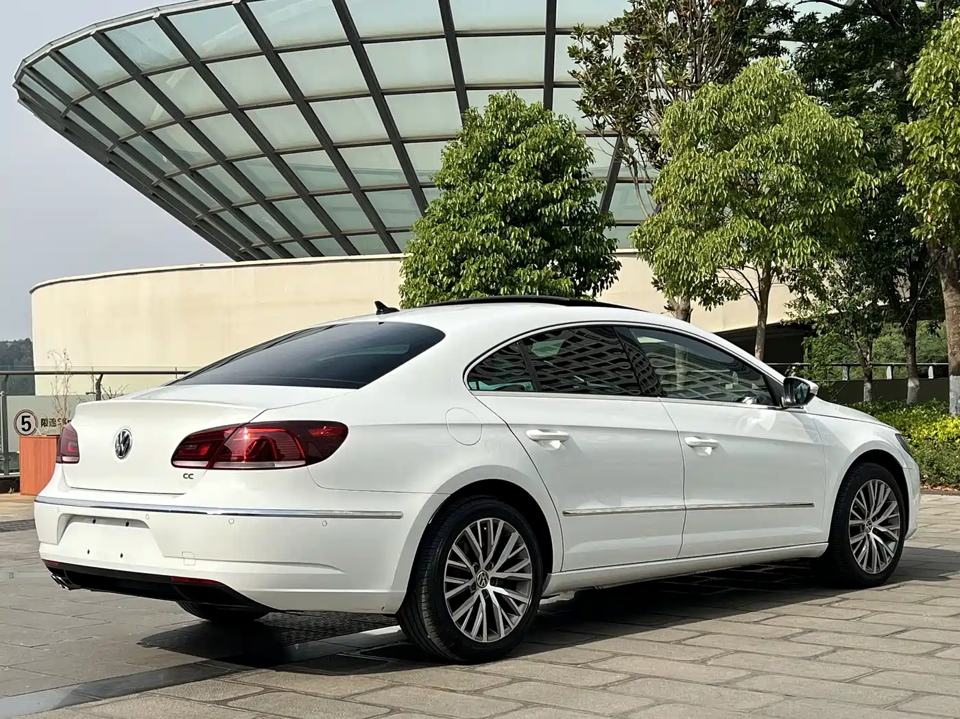 Volkswagen FAW-Volkswagen CC 2018 1.8TSI Luxury фото 6