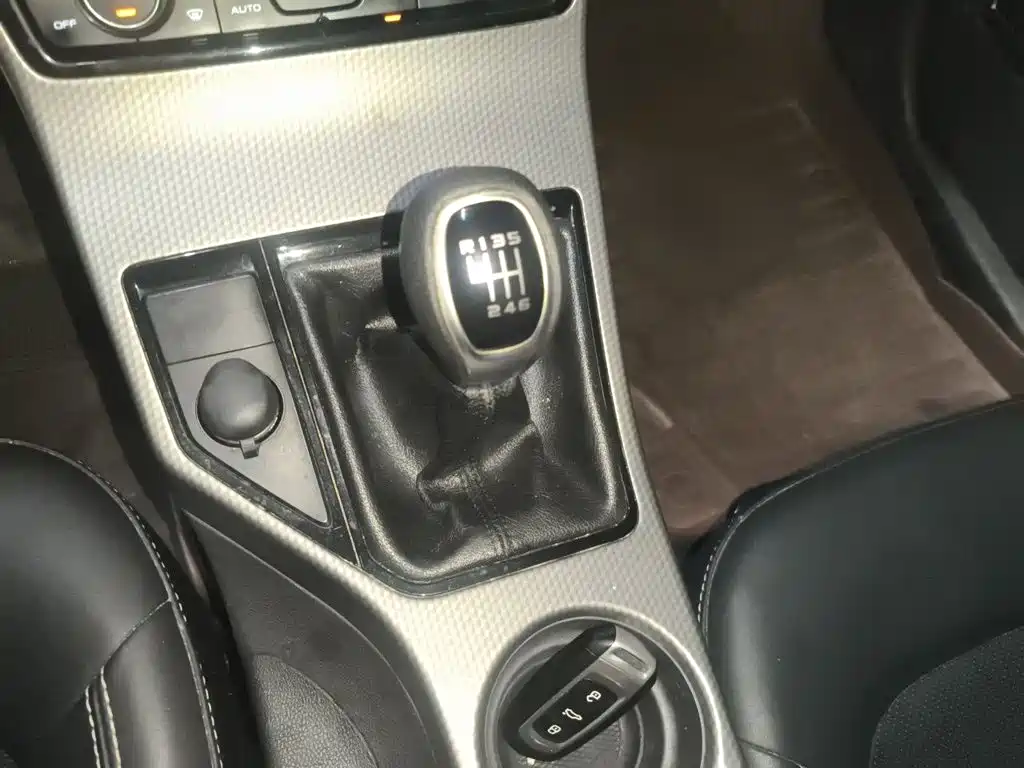 Geely Emgrand GS 2016 2016 Elegance Edition 1.3T Manual Premium