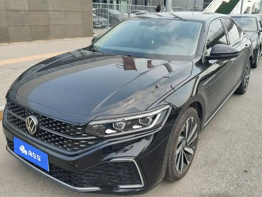 Volkswagen Passat 2022 330TSI Starlight Luxury Edition
