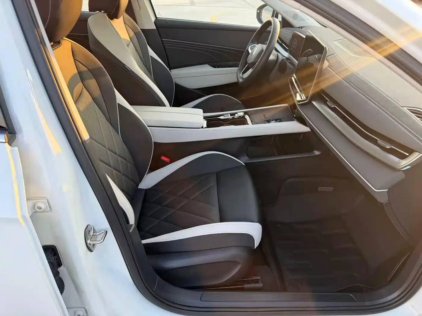 Volkswagen Sagitar 2025 2025 300TSI DSG High-end Model