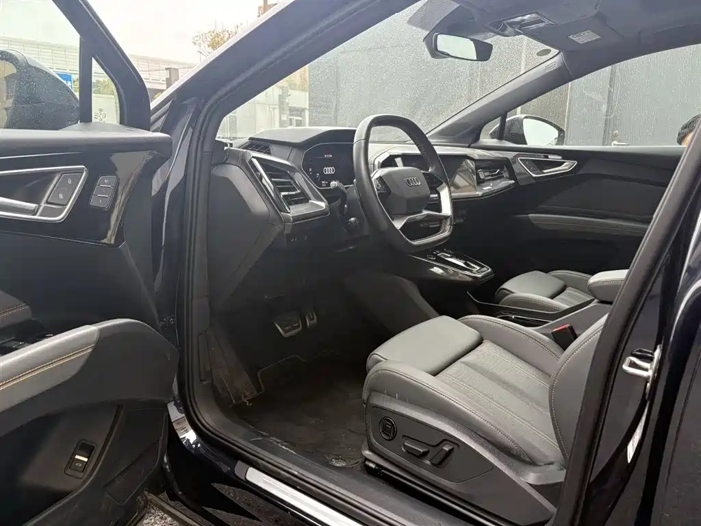 Audi Q4 e-tron 2024 40 e-tron Creation Edition фото 4