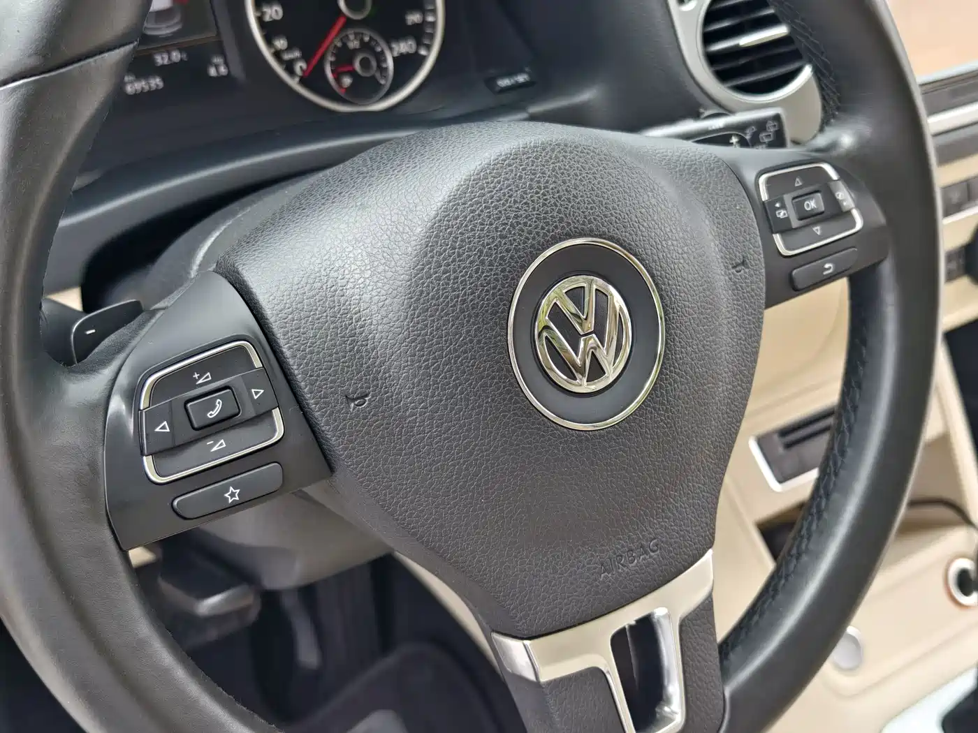 Volkswagen Tiguan 2015 1.8TSI Automatic 4WD Highline фото 22