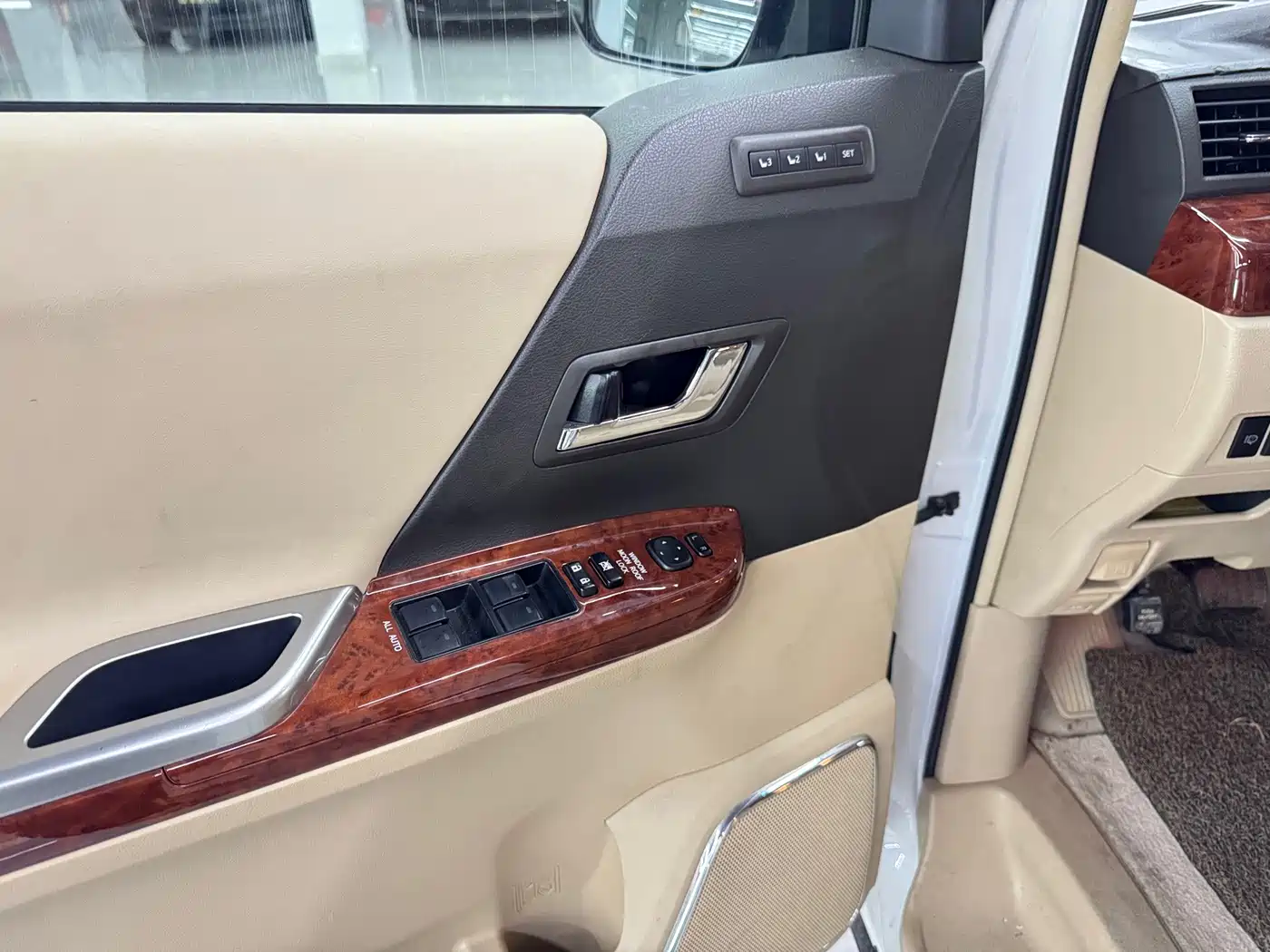 Toyota Alphard 2011 2011 3.5L Luxury Edition