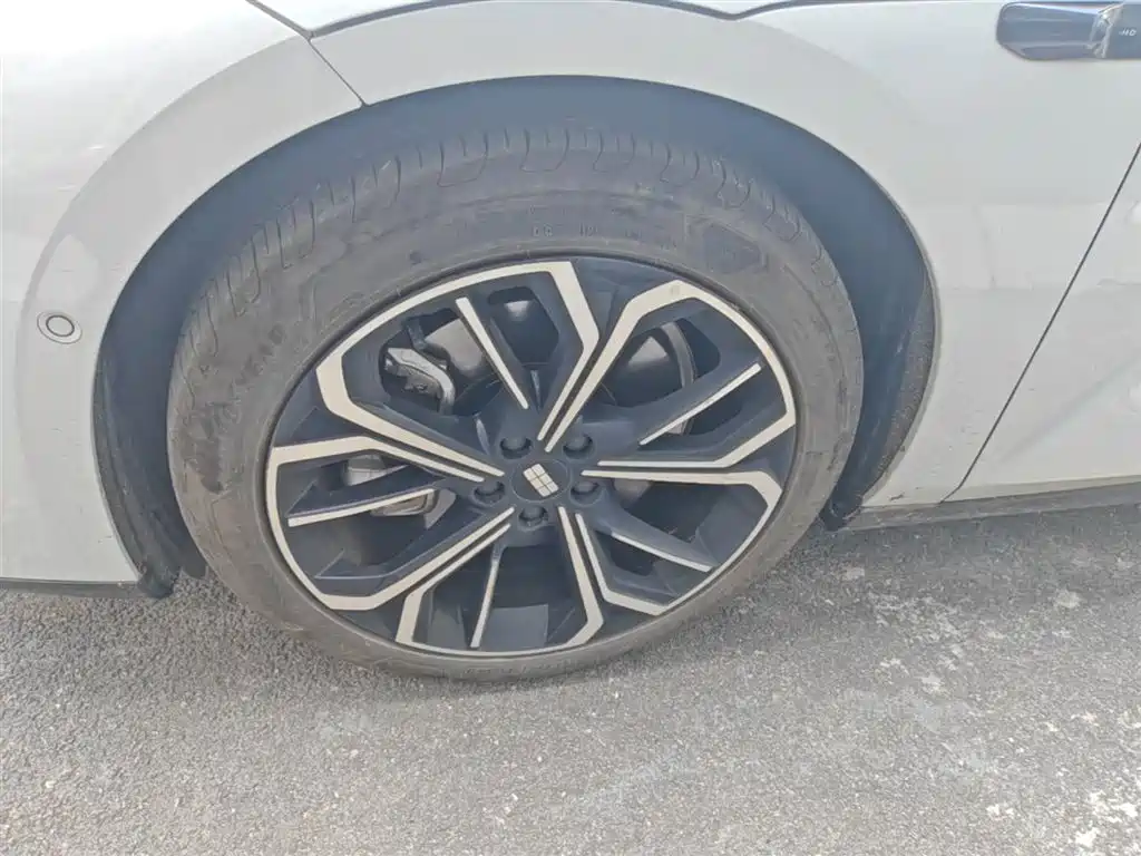 Geely Galaxy Galaxy E8 2025 700km Long Voyage Smart Drive Edition фото 22