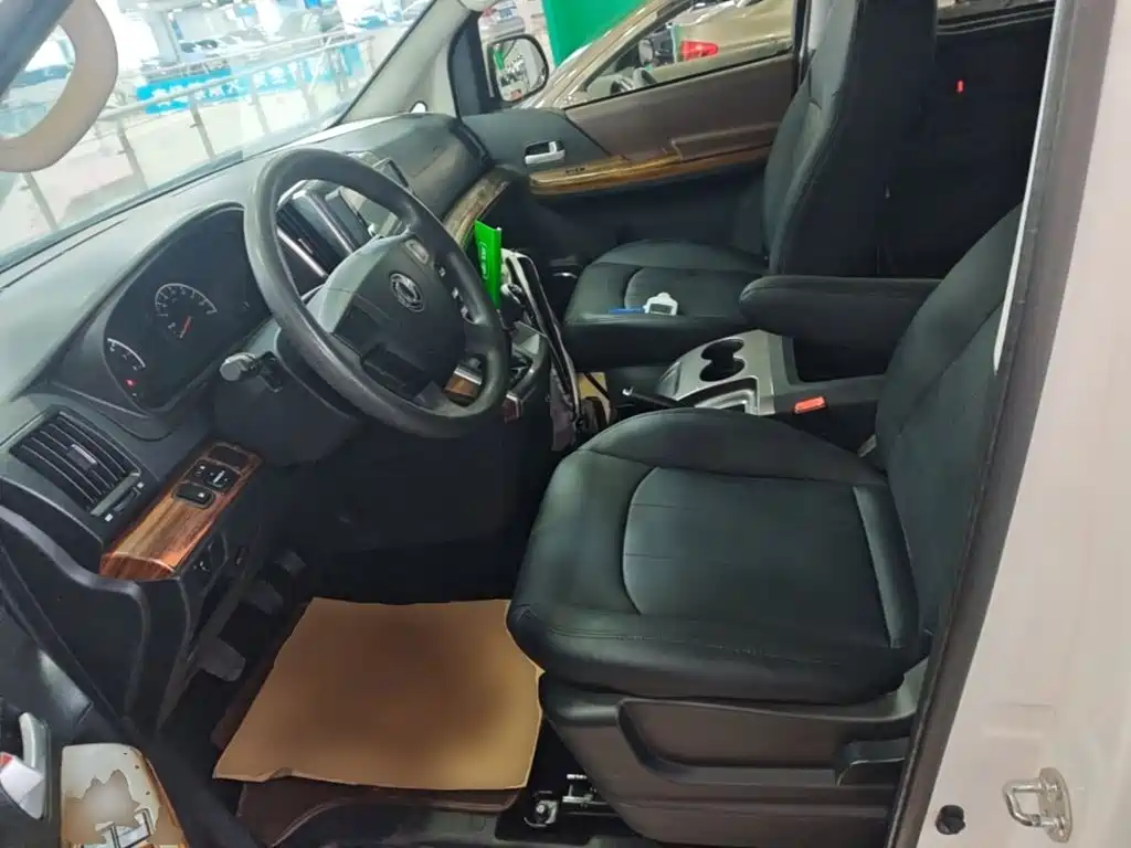 Dongfeng Fengxing Lingzhi PLUS 2021 2021 2.0L Manual Comfort 7-Seater