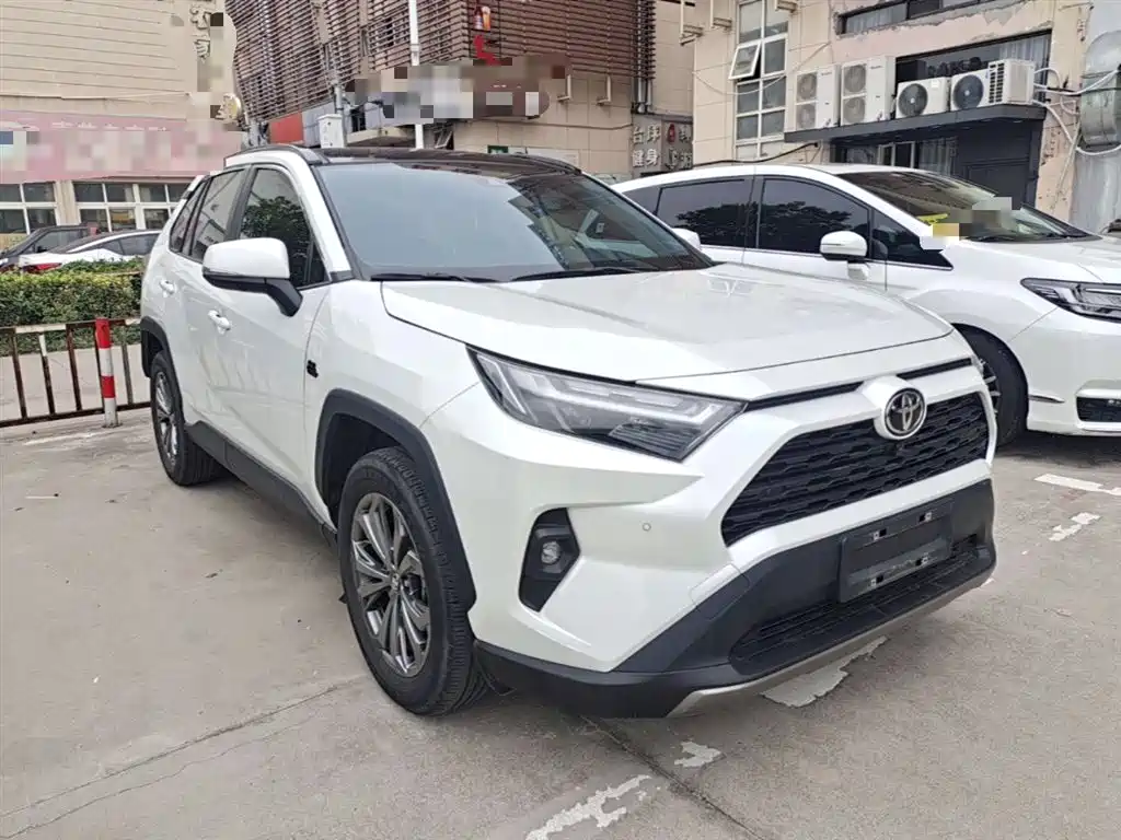 Toyota RAV4 Rongfang 2023 2.0L CVT 2WD 20th Anniversary Platinum Edition фото 4