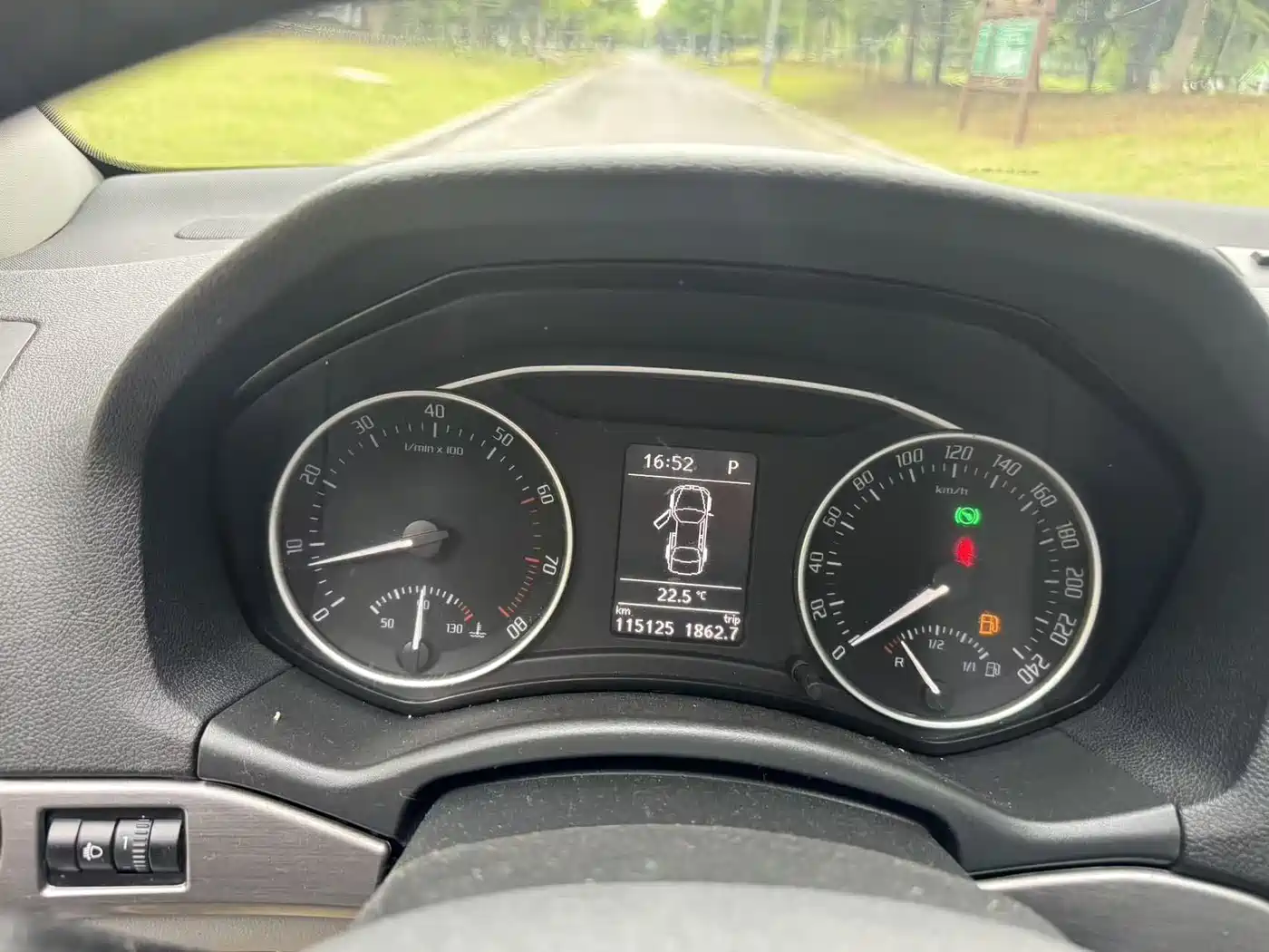 Škoda Octavia 2013 1.6L Automatic Prestige Edition фото 17