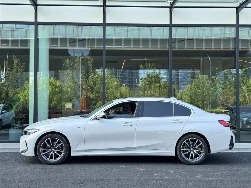 BMW 3 Series 2023 325Li M Sport Package фото 6