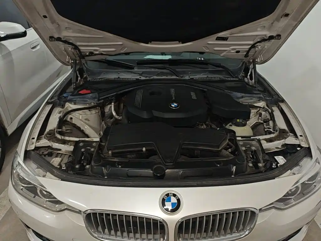 Фото 25 - BMW 3 Series