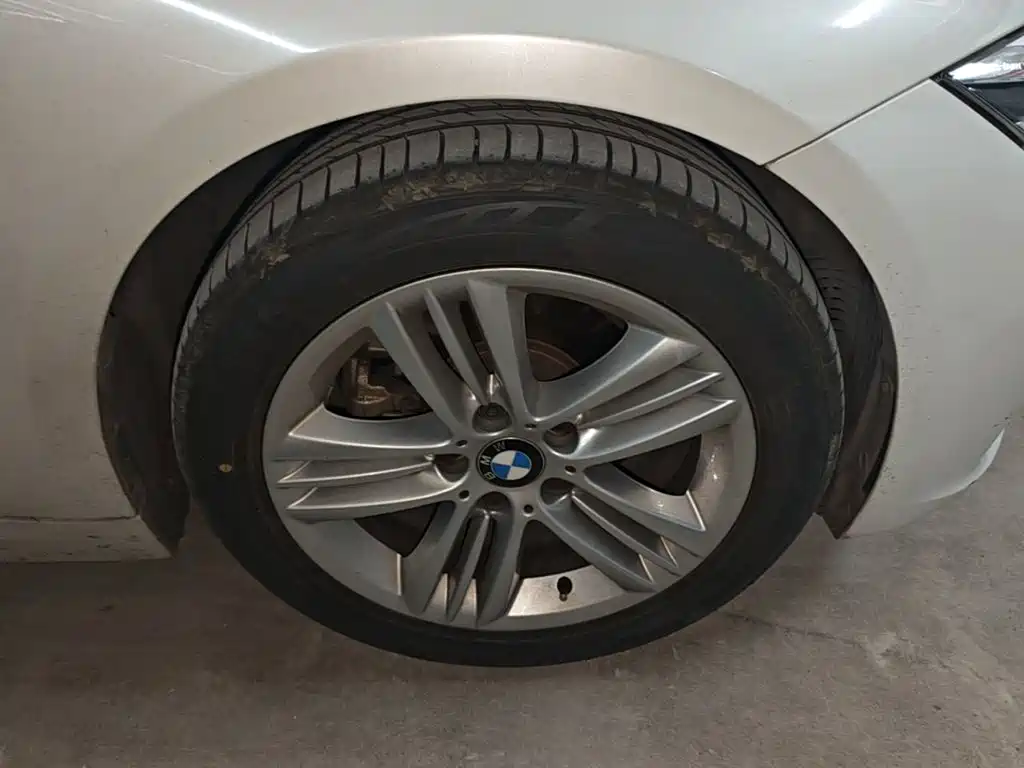 Фото 12 - BMW 3 Series