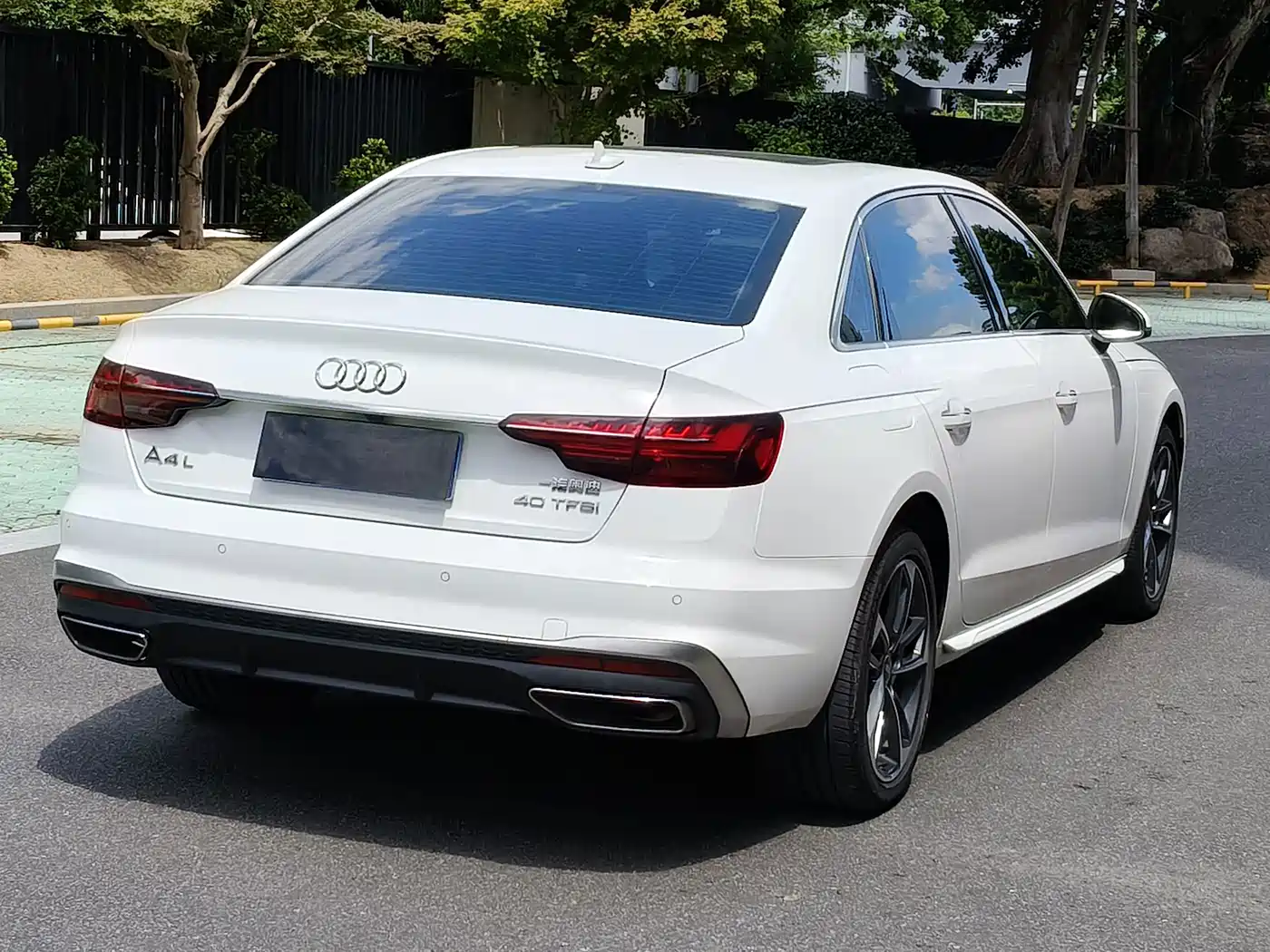 Фото 18 - Audi A4L