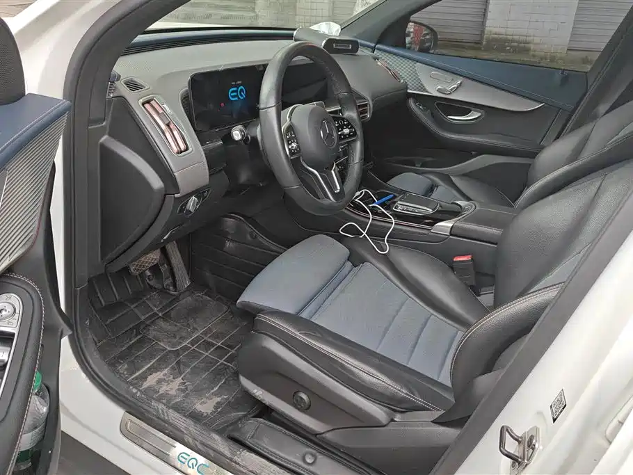 MERCEDES-BENZ EQC