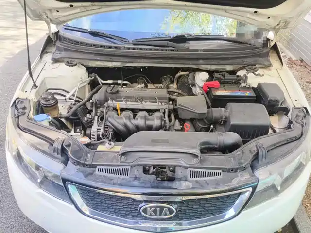 Kia Forte 2011 Model 1.6L AT GLS — фото 3