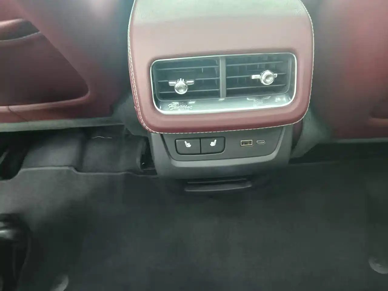 Фото 15 - Cadillac XT5