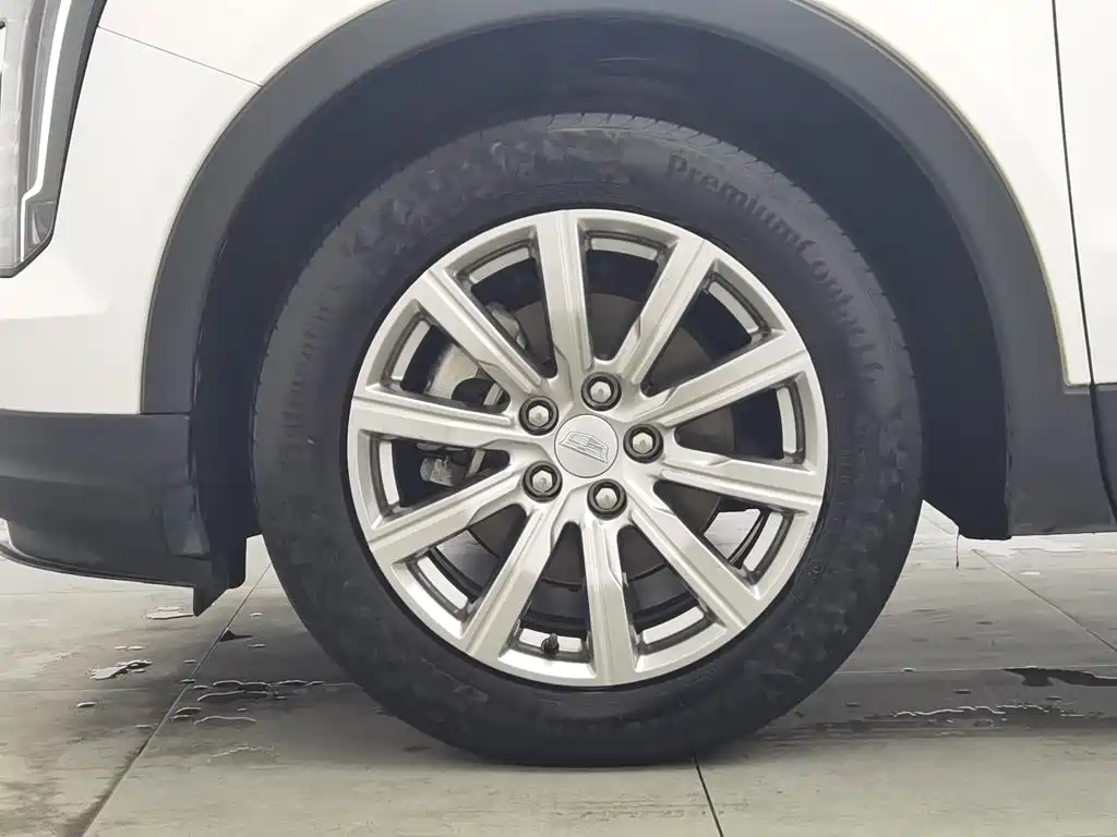 Photo 17 - Cadillac XT4