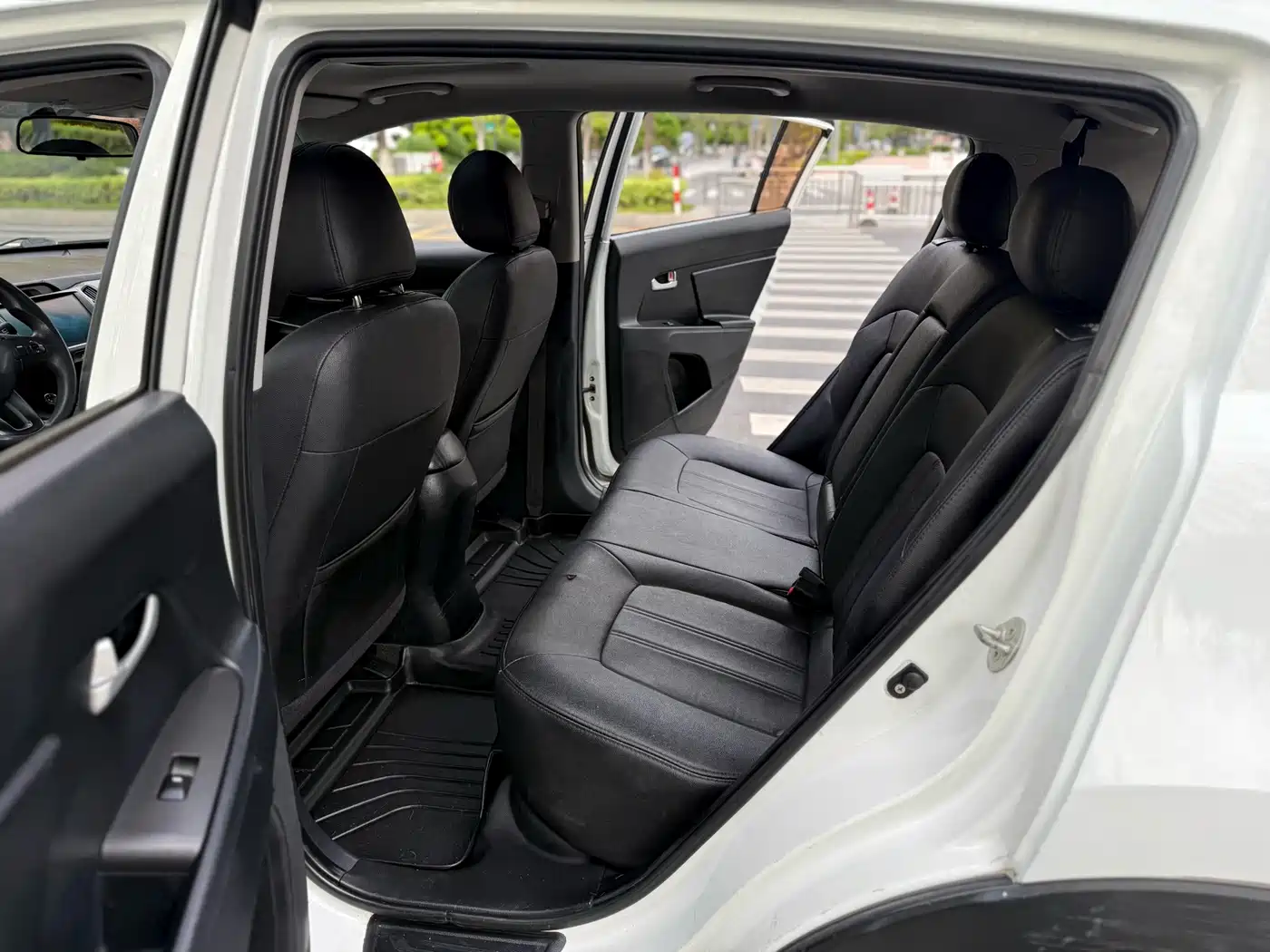 Kia Sportage 2016 2.0L Automatic 2WD GL фото 12