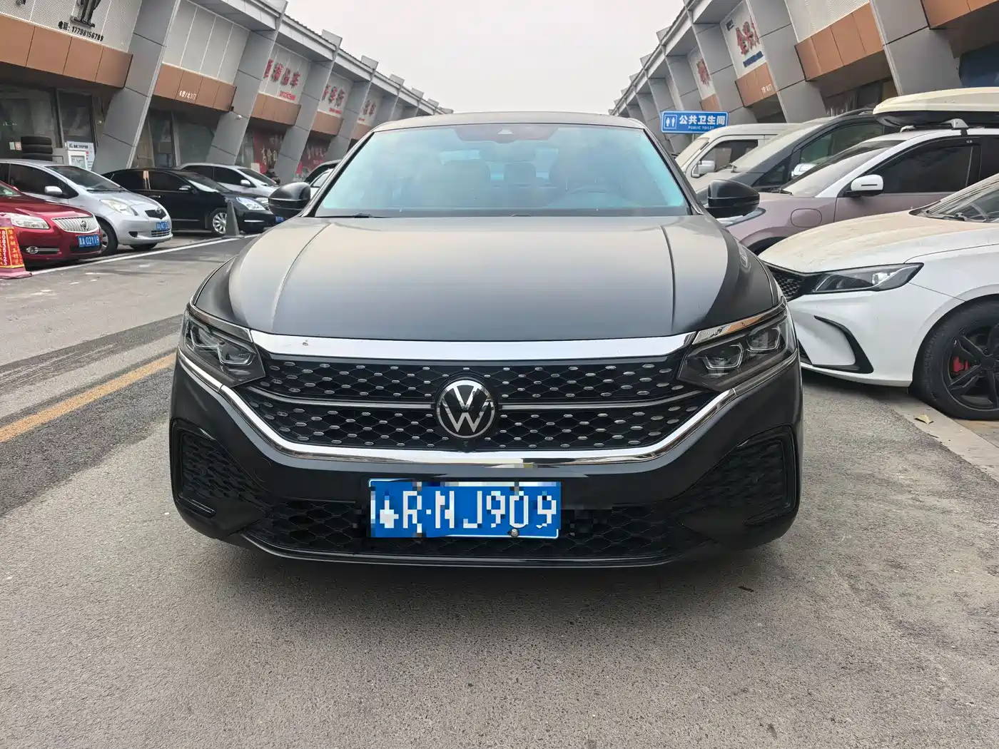 Volkswagen Passat 2022 330TSI Starry Sky Premium Edition фото 2
