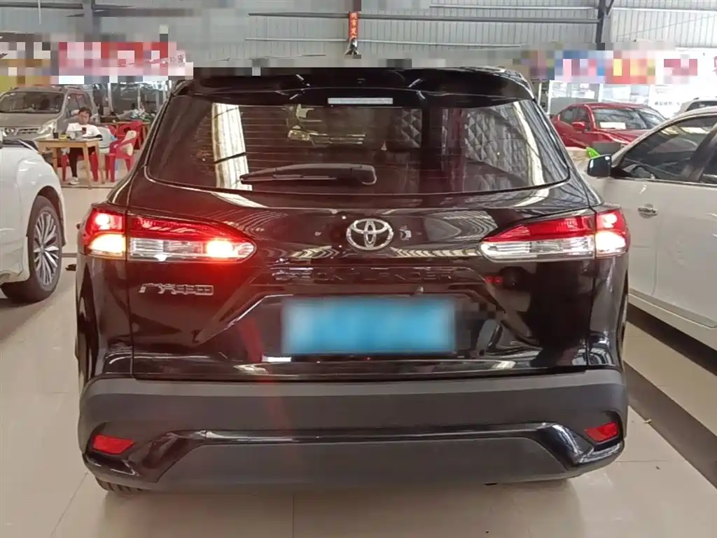 Toyota Frontlander 2023 2.0L CVT Leading Edition фото 6