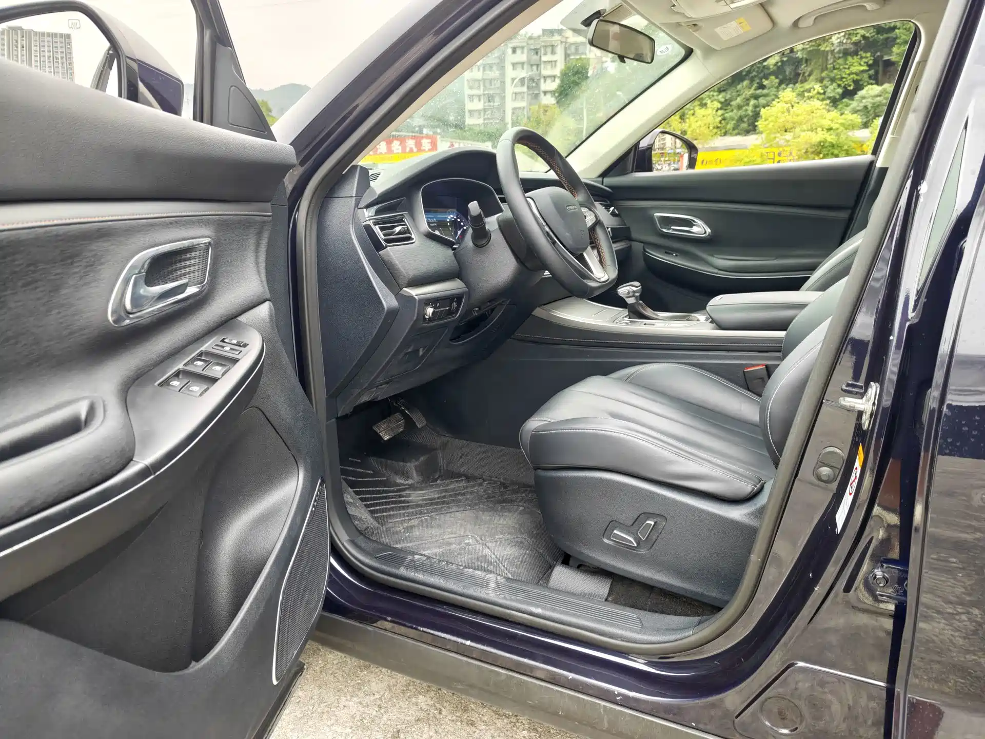 Photo 15 - Changan Oshan X7