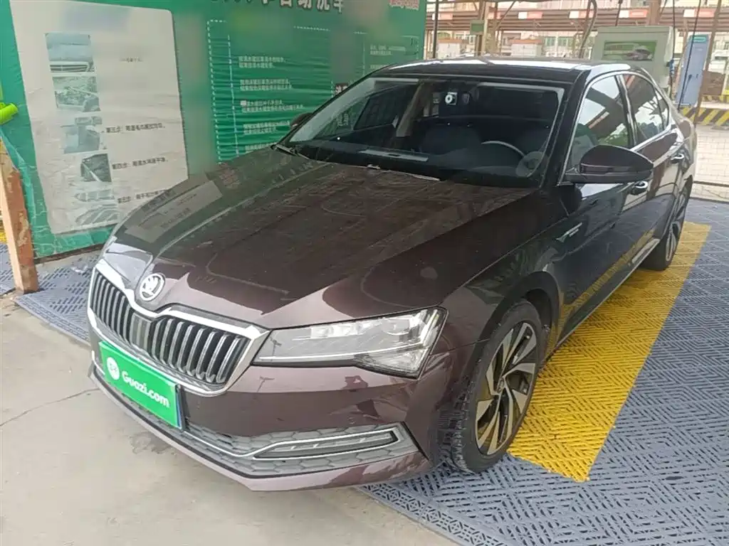 Škoda Superb 2019 TSI330 DSG Luxury Edition
