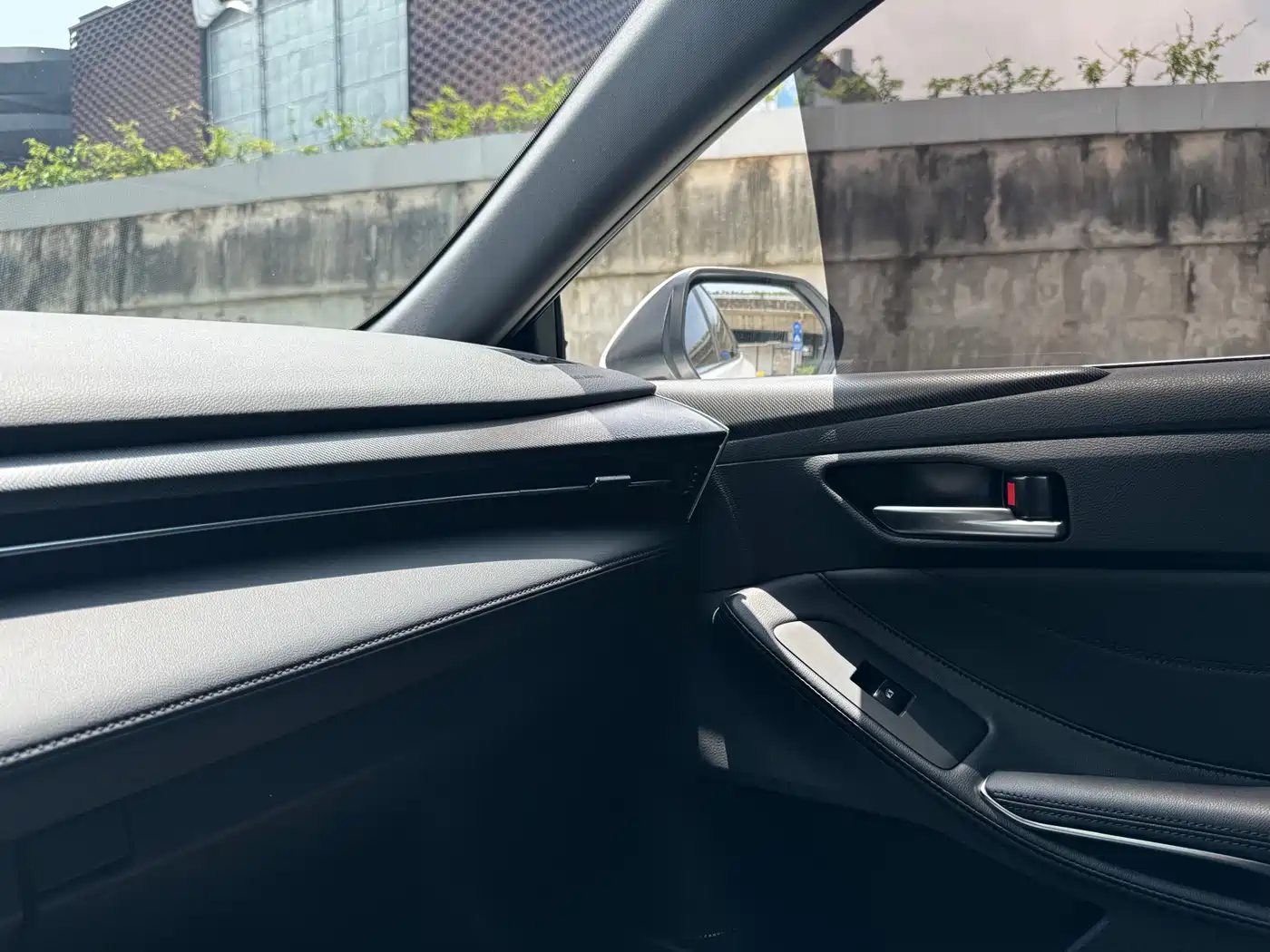 Toyota Avalon 2019 Hybrid 2.5L Luxury Edition China V фото 21