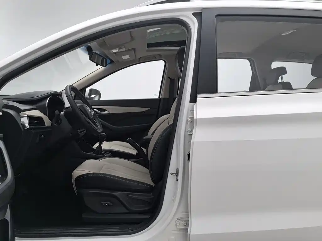 Baojun 360 2018 2018 1.5L Manual Luxury Model China V
