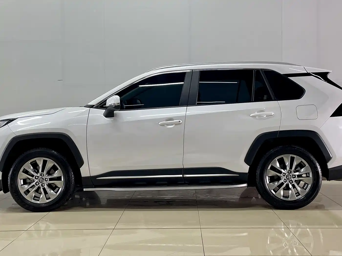 Toyota Wildlander 2022 2.0L CVT AWD Luxury PLUS Edition фото 5