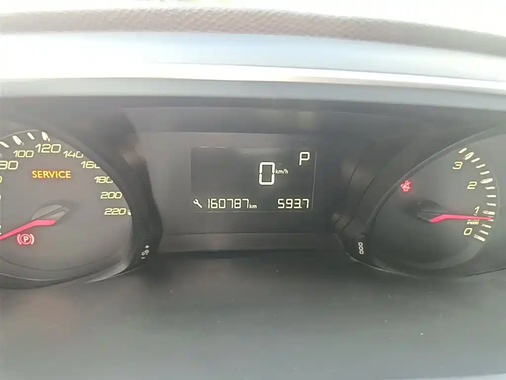 Peugeot 308 2018 1.6L Auto Luxury Edition фото 12