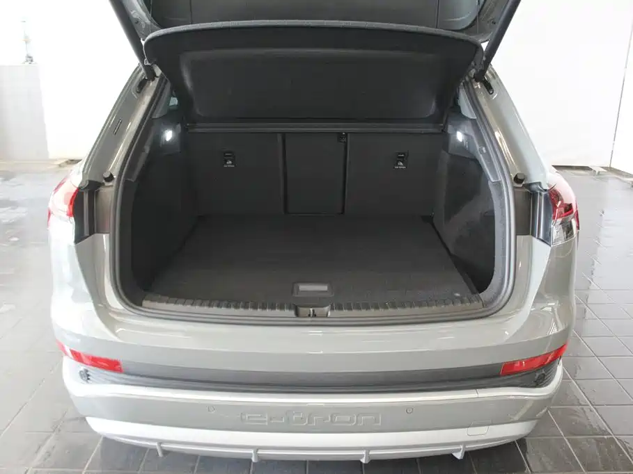 Audi Q4 e-tron 2025 2024 40 e-tron Pioneer Edition