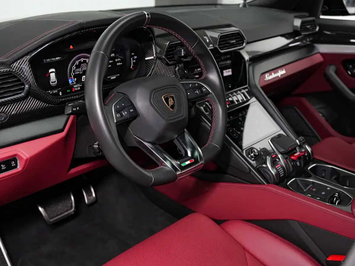 Фото 8 - Lamborghini Urus