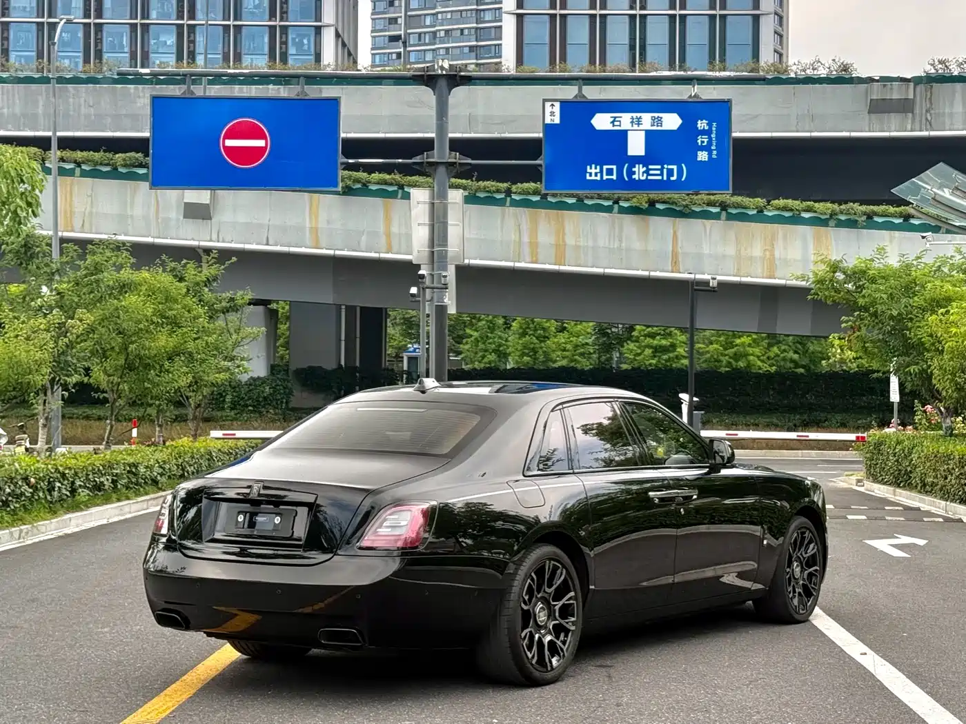 Rolls-Royce Ghost 2023 2022 6.7T Black Badge