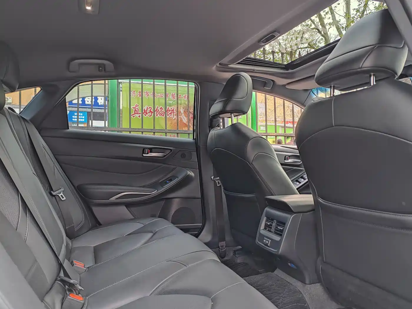 Toyota Avalon 2023 2.0L Luxury Edition фото 9