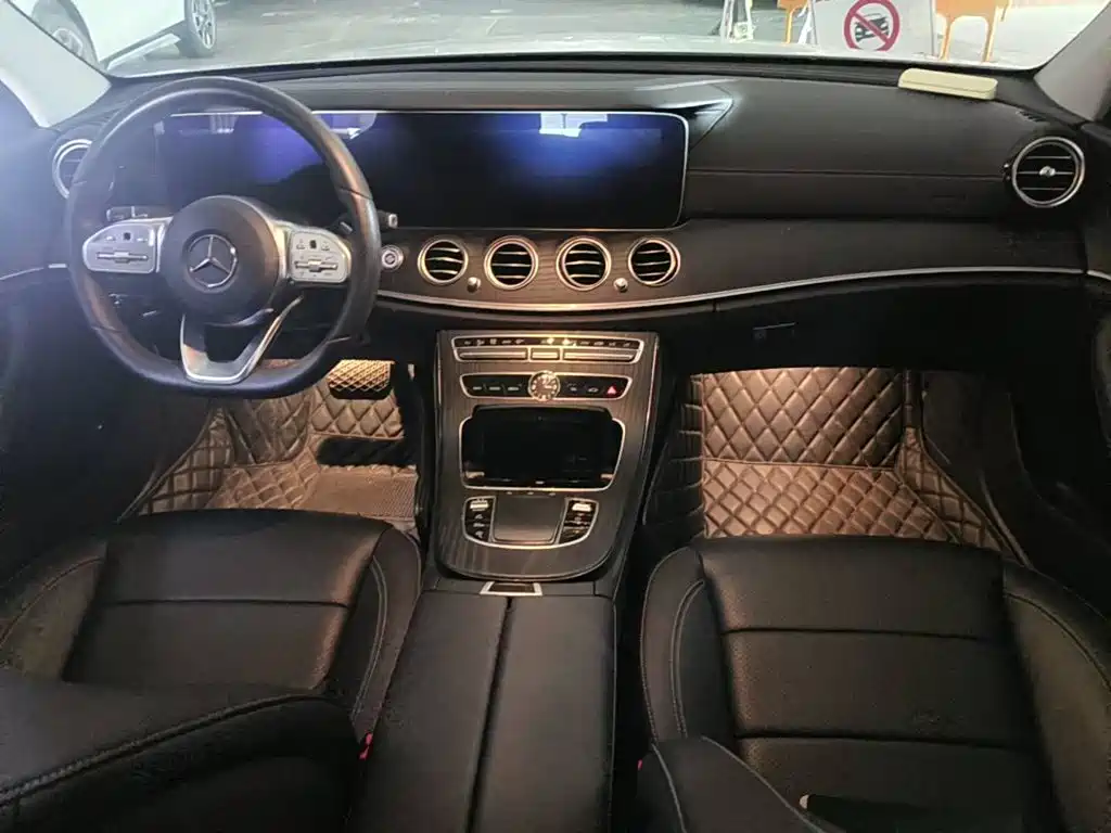 Mercedes-Benz E-Class, миниатюра 12