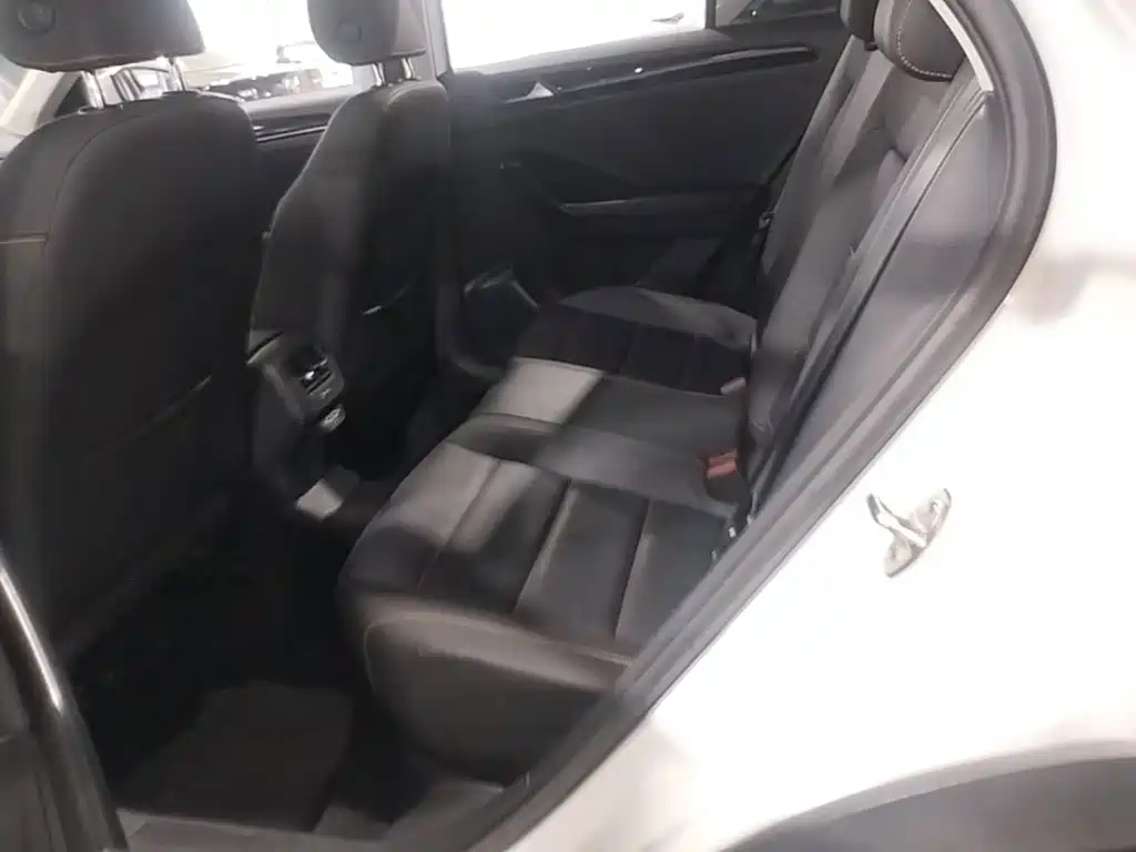 Volkswagen T-Roc, миниатюра 17