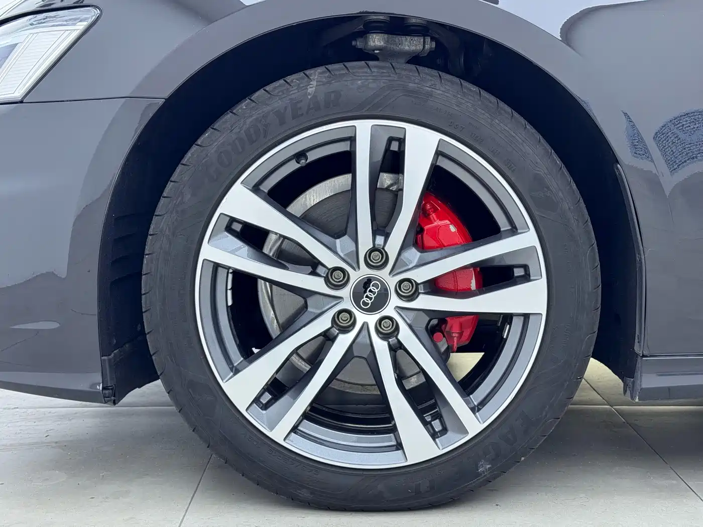 Фото 18 - Audi A6L