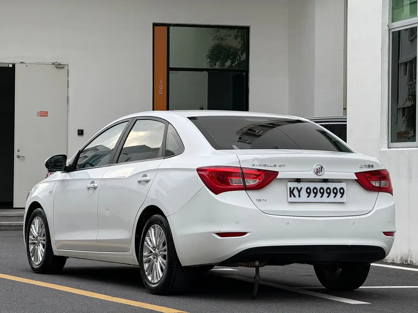 Buick Excelle 2016 Model 15N Automatic Luxury фото 5