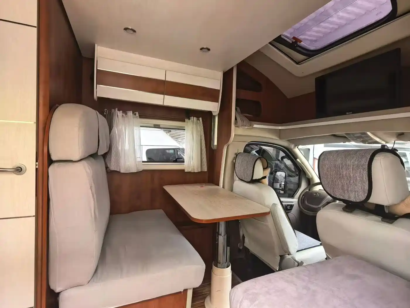 Maxus Xintu V80 2018 2017 2.5T AMT Prestige Executive National V Long Wheelbase Medium Roof 6-Seater