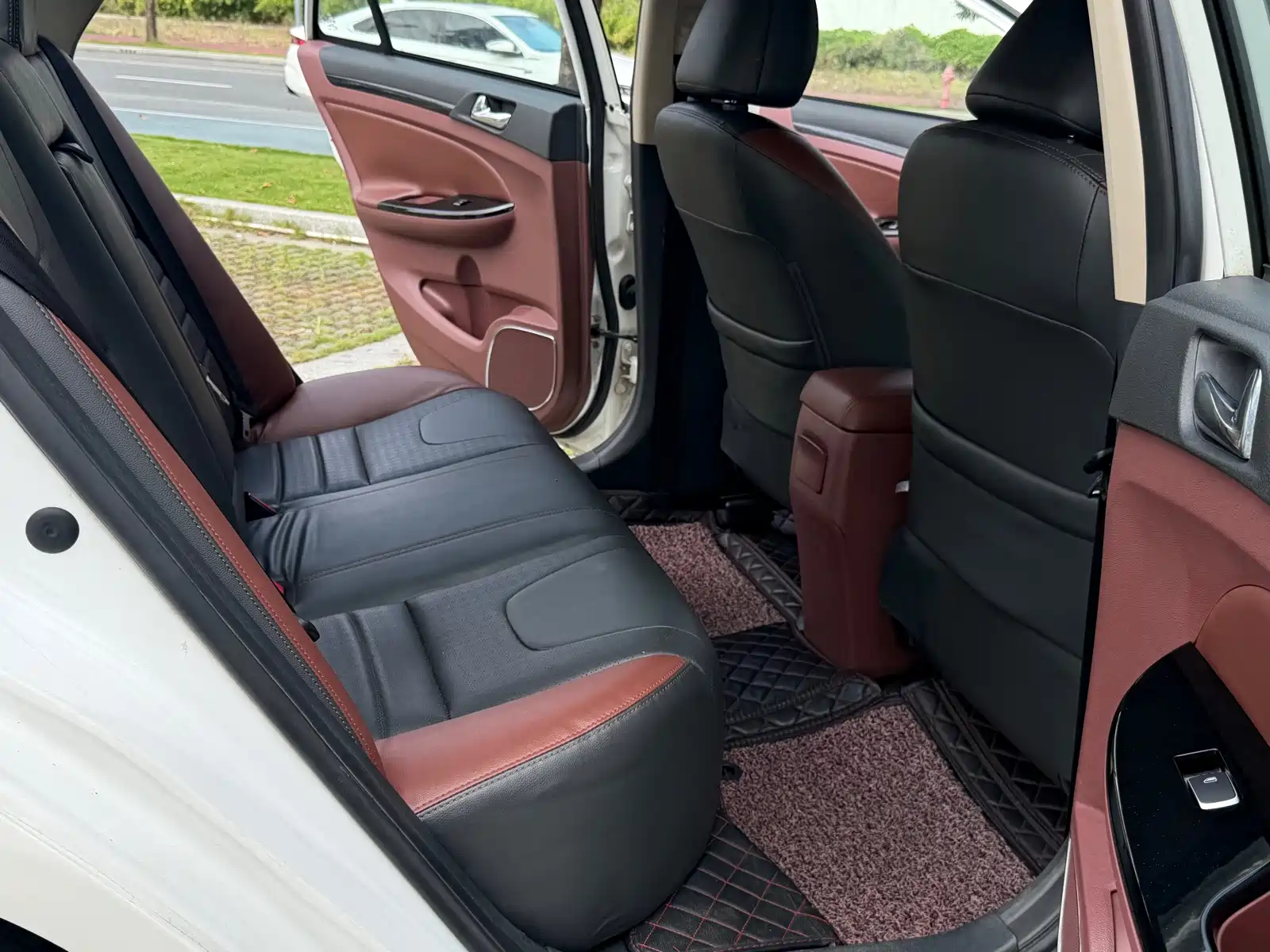 Фото 8 - BYD Surui