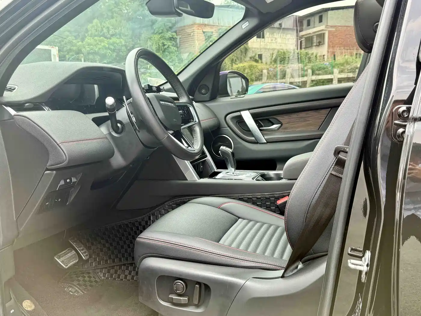 Land Rover Discovery Sport 2022 Model Facelift 249PS R-Dynamic SE Performance Tech Edition 5-seater фото 5