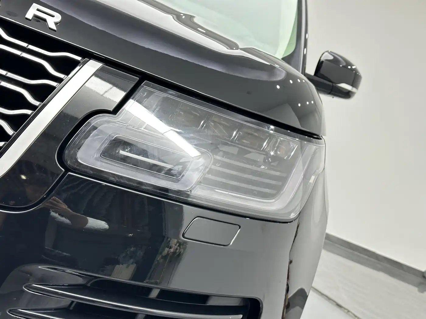 Land Rover Range Rover 2022 3.0 L6 400PS Heritage Extended Classic Edition фото 17