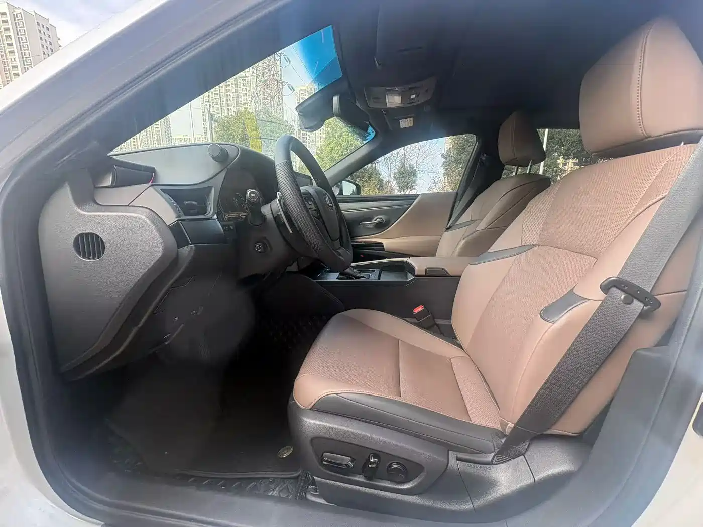 Lexus ES 2023 200 Excellence Edition фото 4