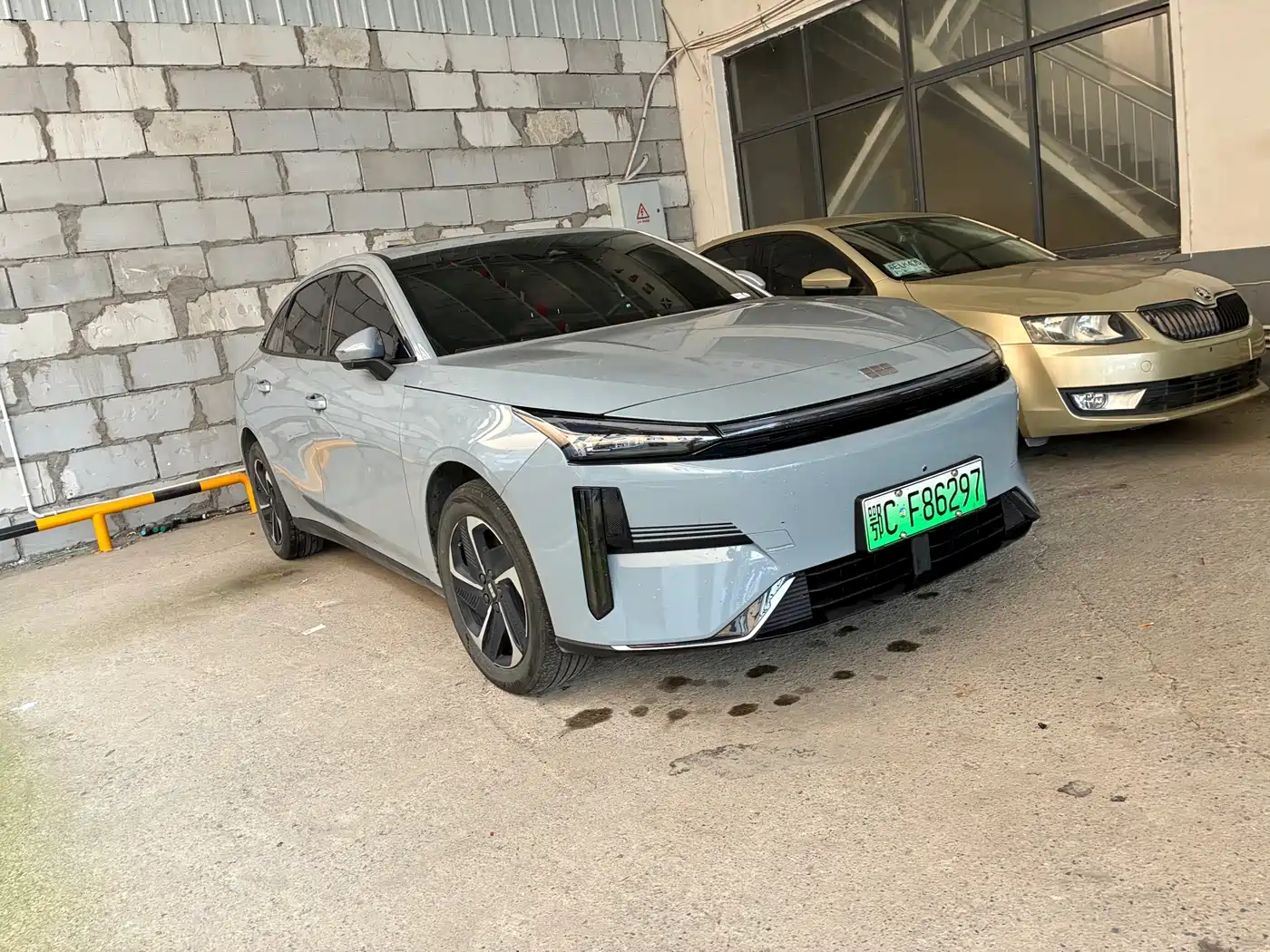 Geely Galaxy Galaxy L6 2025 EM-i 140km Explorer+ Edition фото 3