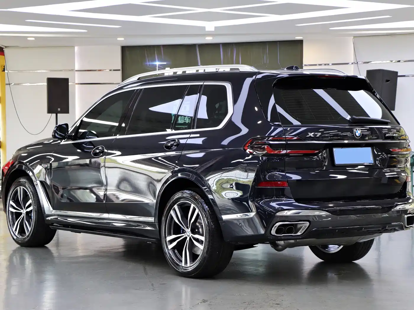 BMW X7 2023 xDrive40i Exclusive M Sport Package фото 4
