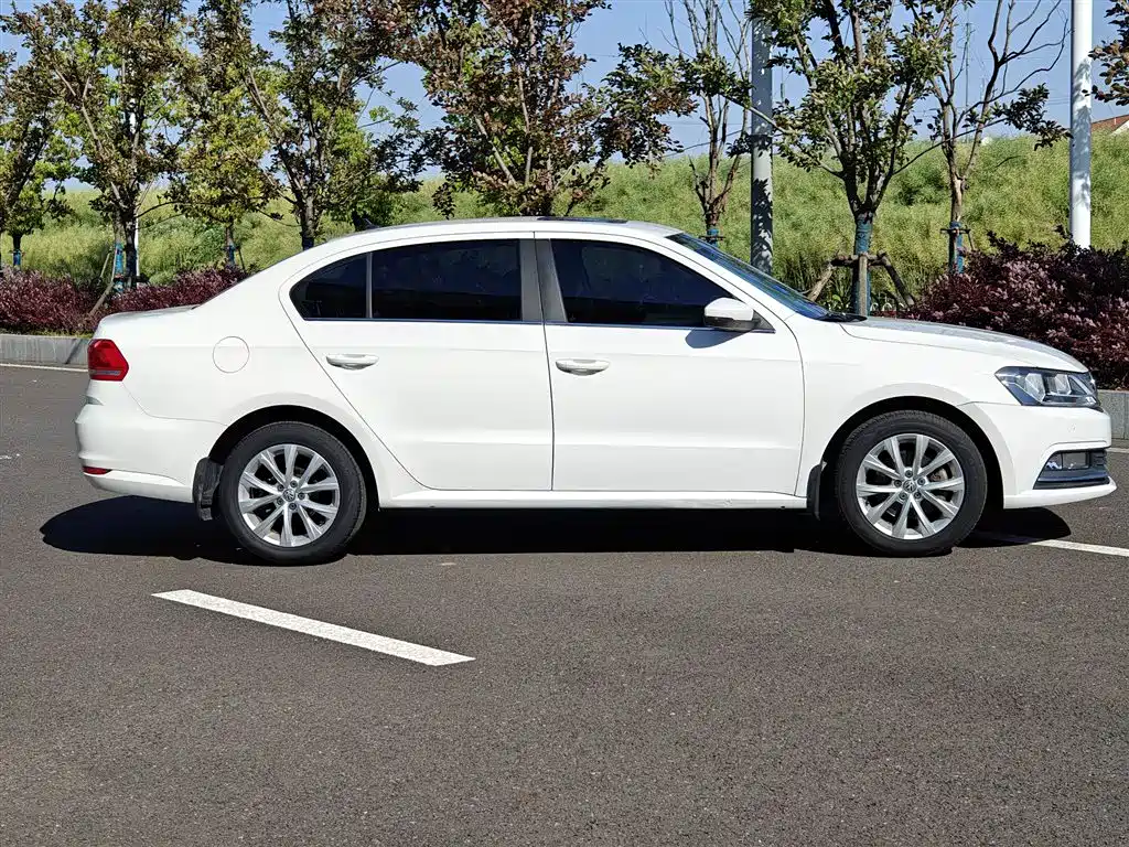 Volkswagen Lavida 2017 230TSI DSG Comfort Edition фото 22