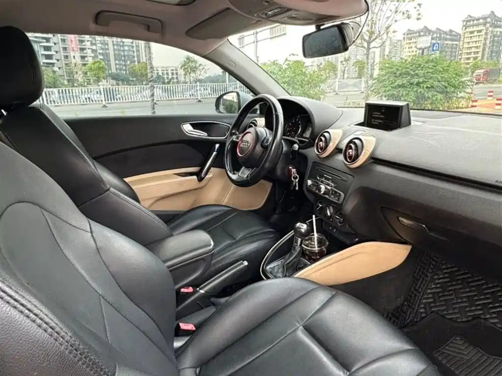 Audi A1 2012 1.4 TFSI Ego фото 7